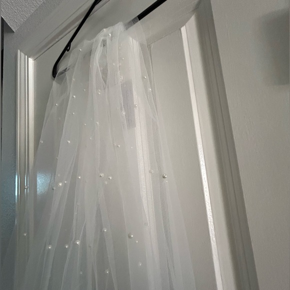 Envogue Ivory Bridal Veil - Picture 3 of 4